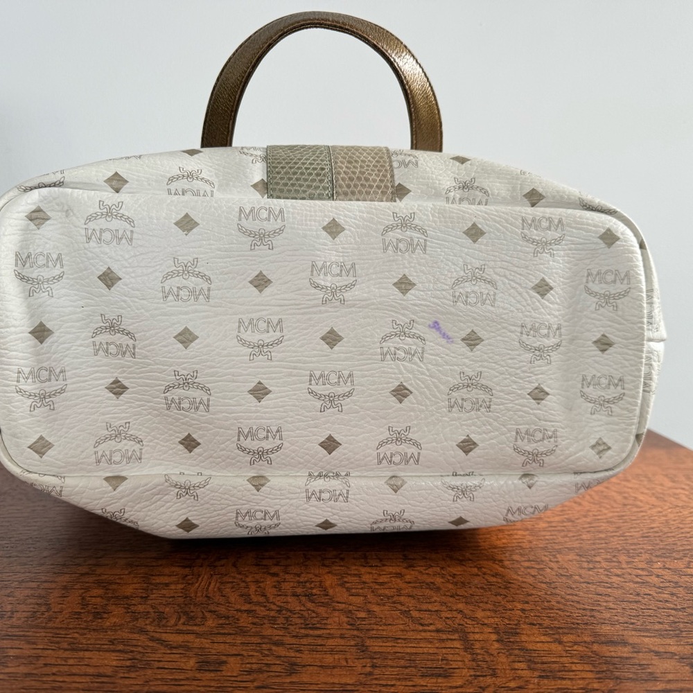 MCM Princess Lion Shopper Tote Ivory and Metallic with COA - Picture 6 of 16